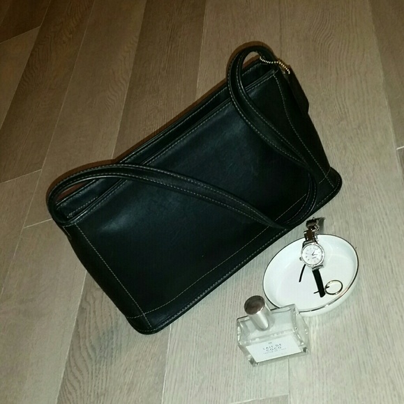 Coach Handbags - Vintage Coach Shoulder Bag